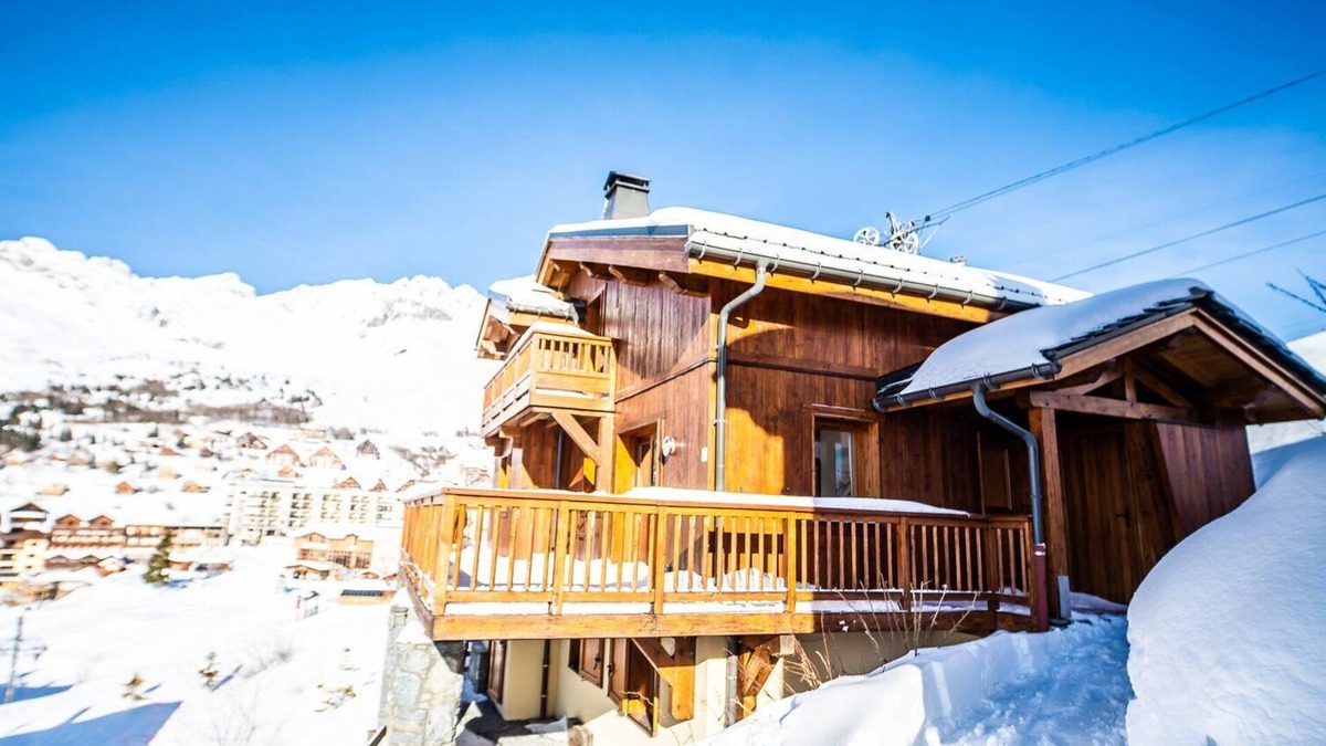 Saint-Francois-Longchamp House | Luxury chalets (10p) 5 bed- and 3 bathrooms. In center Saint François Longchamp with ski-in & out.