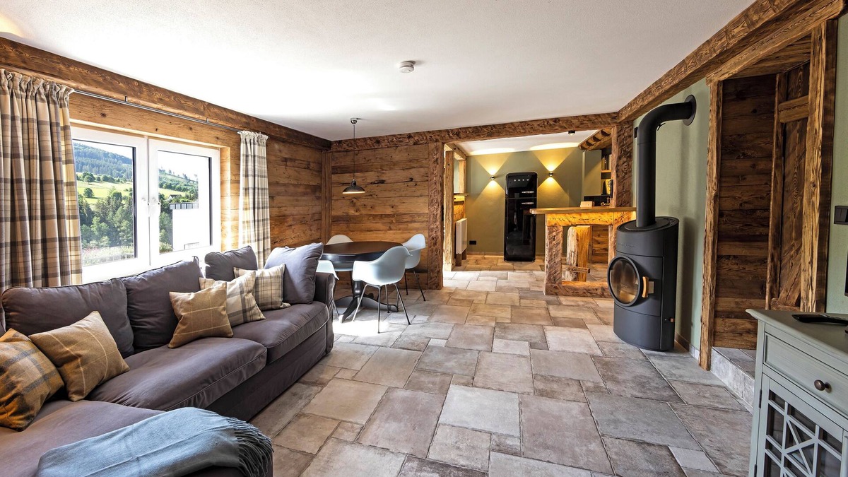 Untervalme Apartment | Luxurios Lodge-Style Apartment with Mountain View