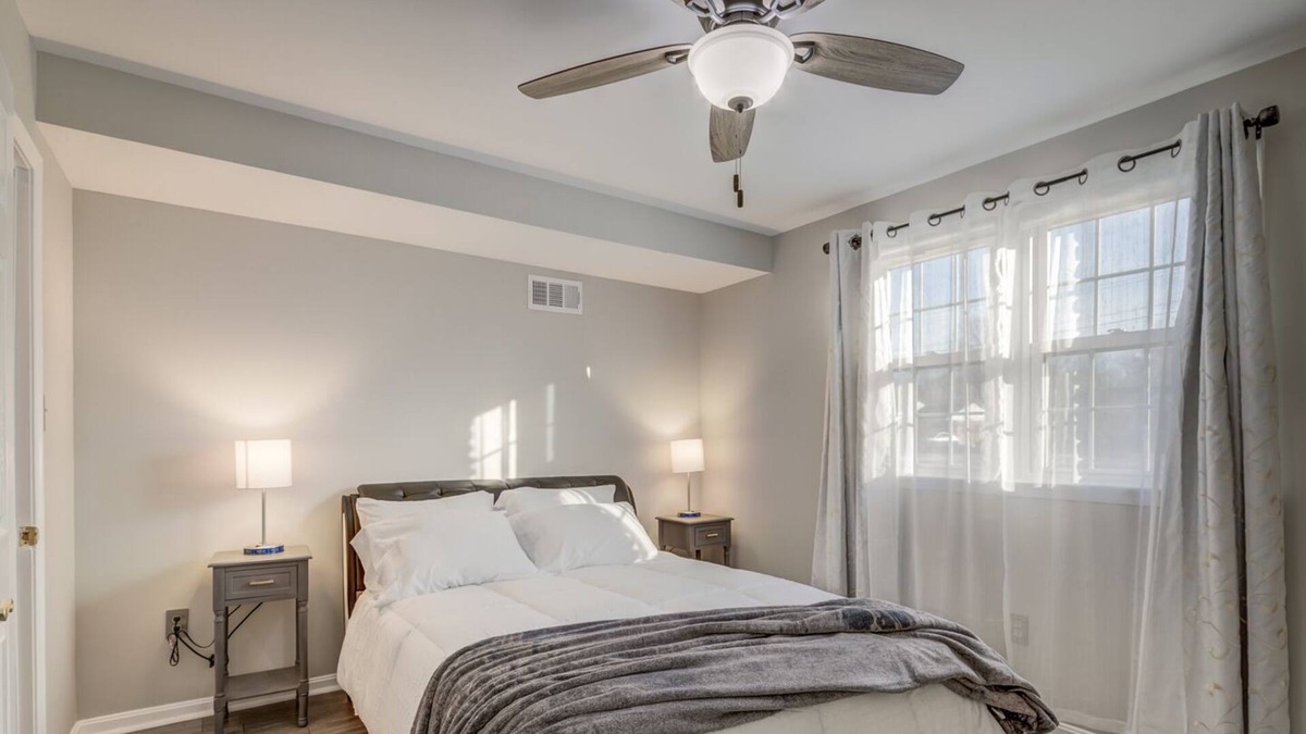 Franconia House | Luxurious 1 BR with private Bathroom in a house