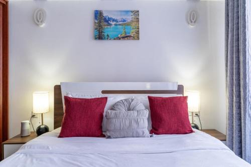 Kilimani Apartment | Luxurious-2 bedroom apartment with a swimming pool in Kilimani Nairobi