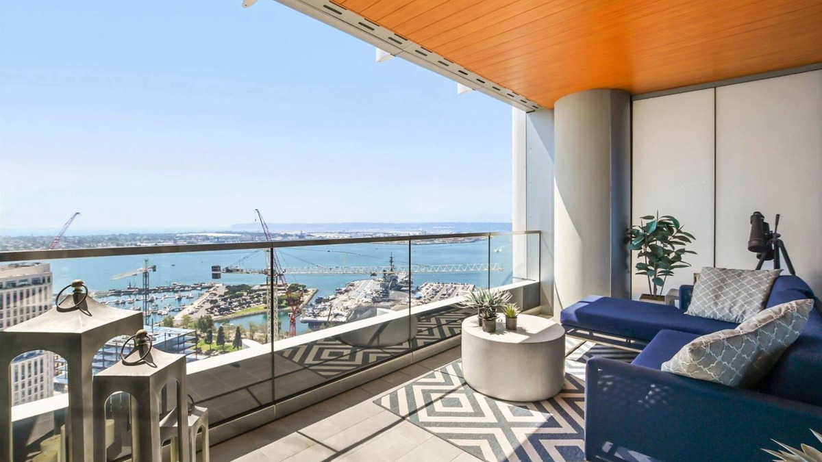 Downtown San Diego Condo | Luxurious 2-bedroom condo Waterfront Condo for the Ultimate San Diego Experience