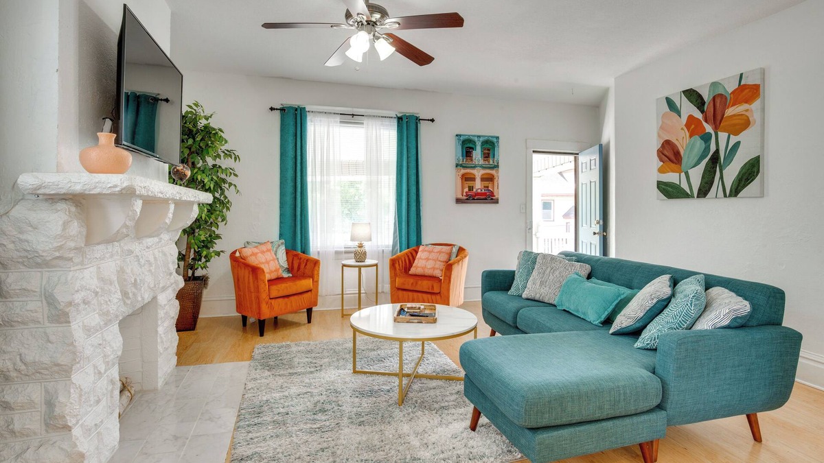 North Hyde Park Condo | Luxurious 2BR Kansas City Condo Near Downtown