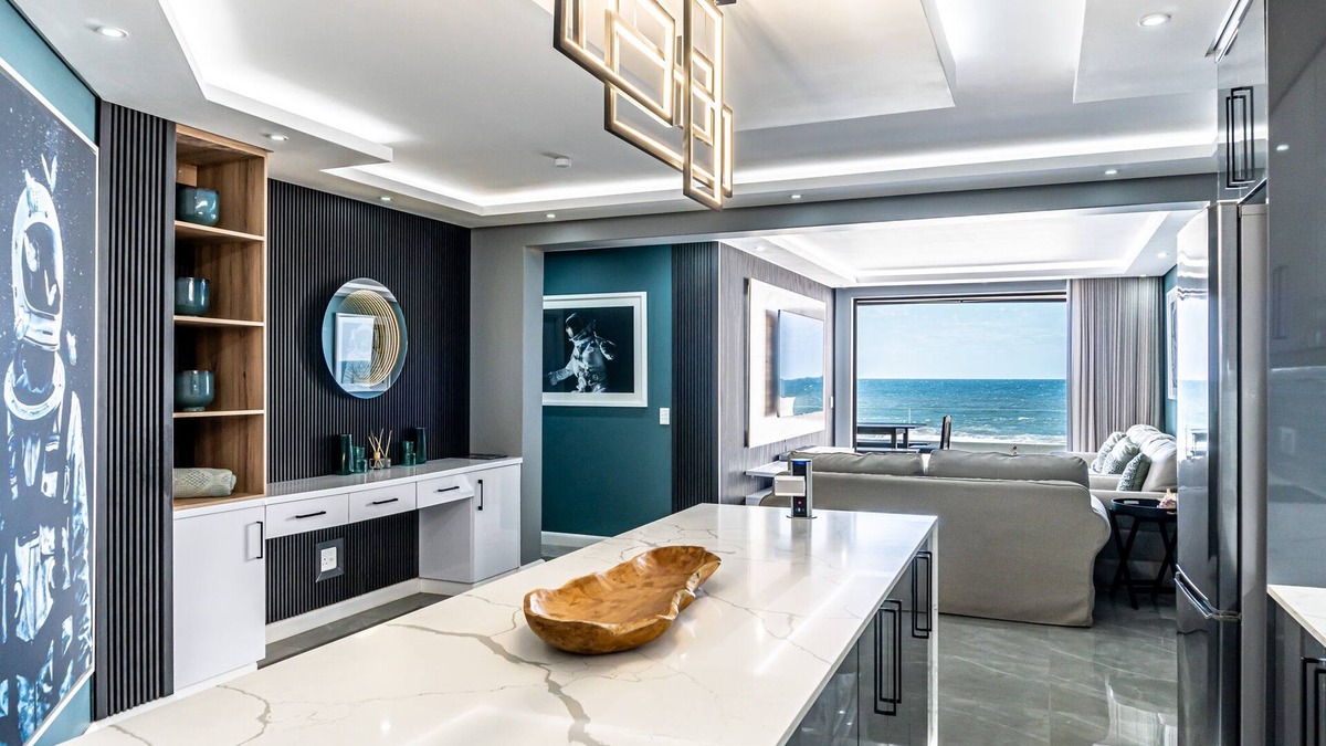 Shaka's Rock Apartment | Luxurious 3 bedroom beach front apartment