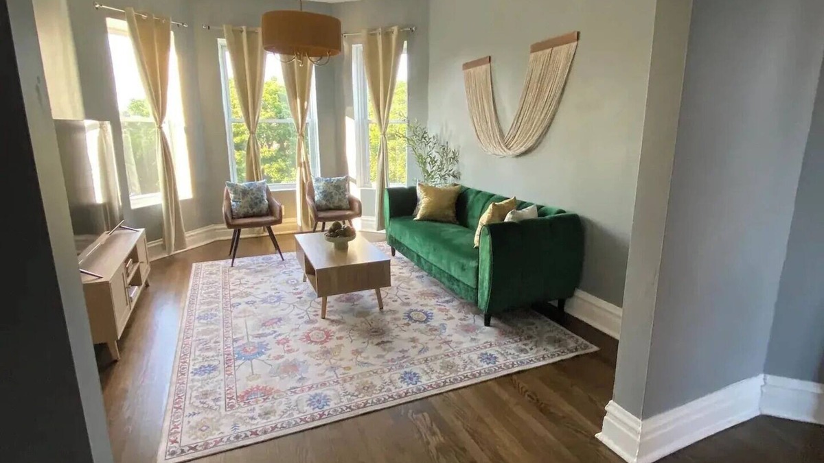 Magnolia Glen Apartment | Luxurious 3 Bedroom Apartment in Chicago