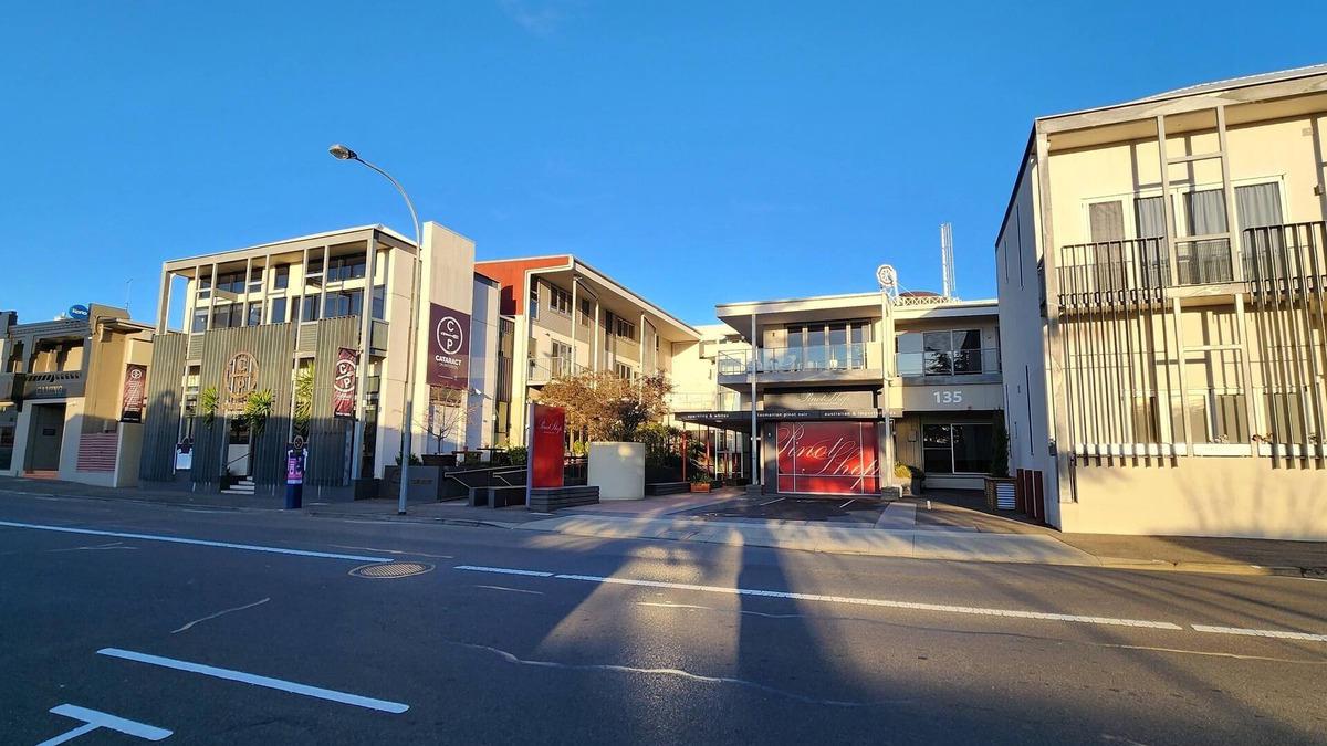 Launceston CBD Apartment | Luxurious 3 bedroom apartment in prime central location