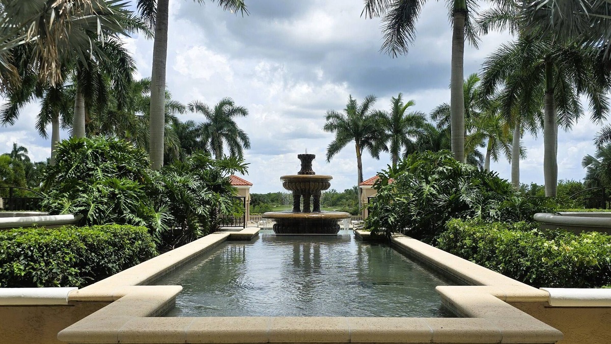 Hammock Bay Condo | Luxurious 3-Bedroom Condo in Aversana at Hammock Bay