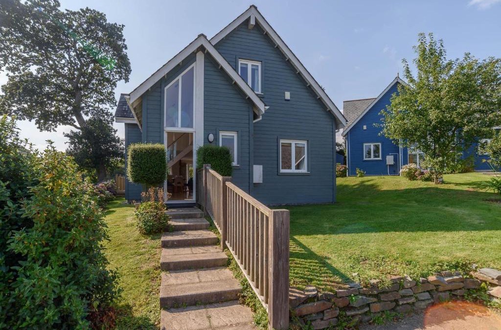 St Austell House | Luxurious 3 Bedroom New England Style Villa - Trewhiddle V7