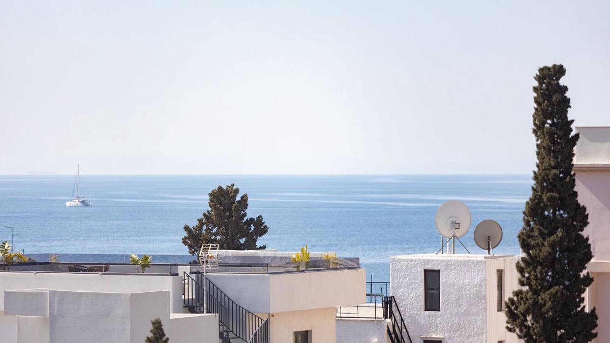 Glyfada Apartment | Luxurious 3-Bedroom Seaside Retreat | Fully Renovated April 2025