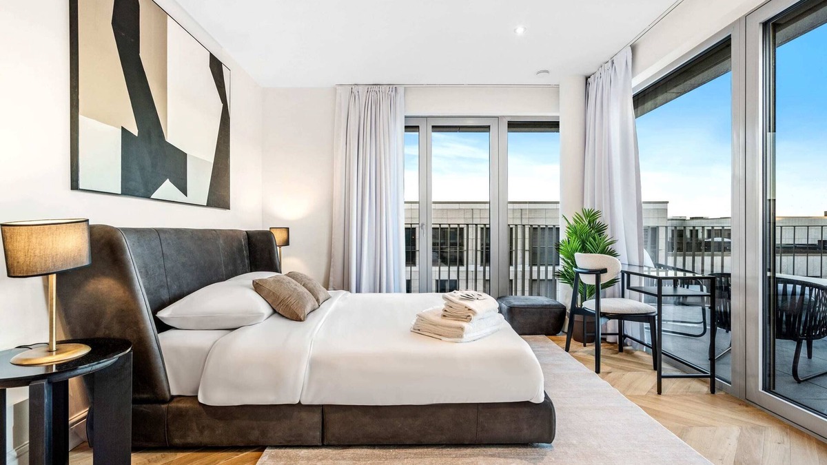 Gasperich Apartment | Luxurious 3BR Apt with Jacuzzi in Central Lux