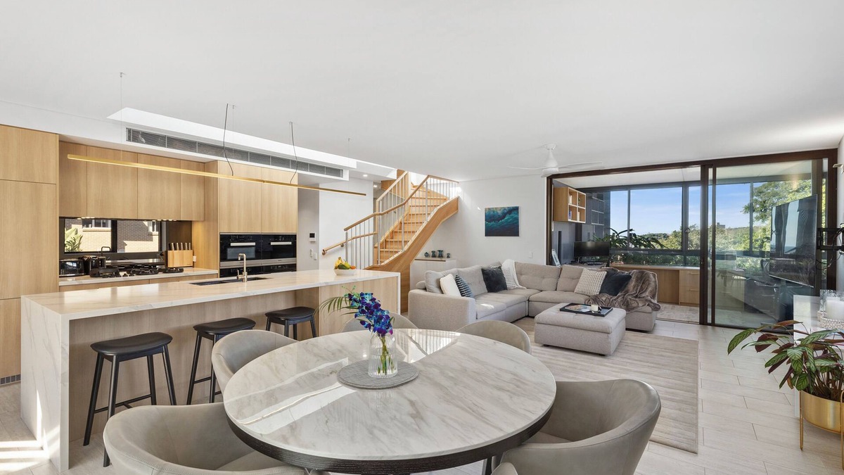 Bellevue Hill Apartment | Luxurious 3BR penthouse apartment with private rooftop terrace