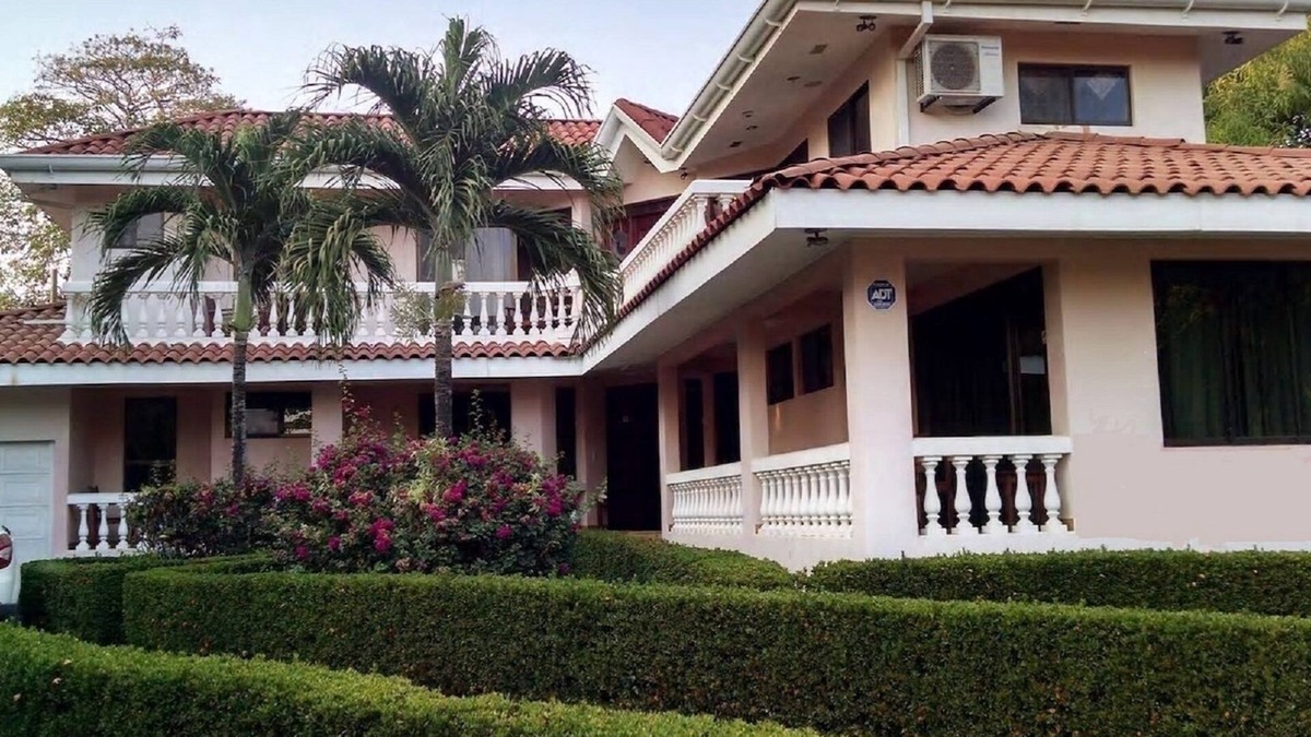 Playa Azul House | Luxurious 4 Bedroom Oceanfront Home in Guanacaste Costa Rica New Spacious Pool.
