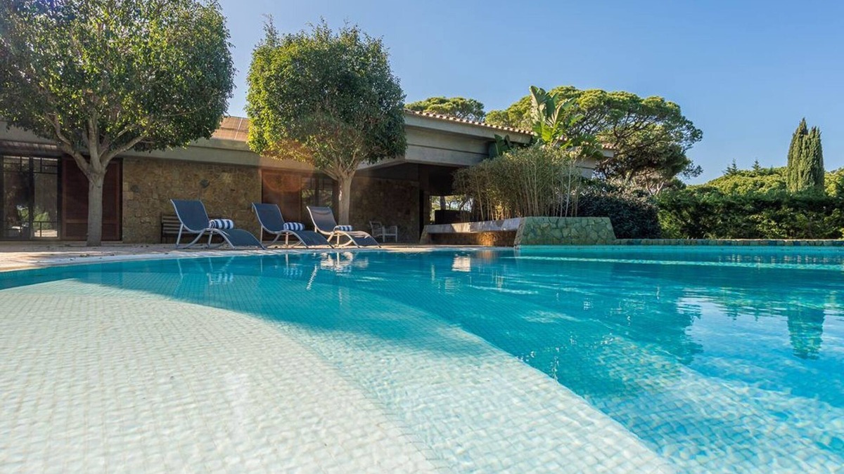 Vilamoura Villa | Luxurious 5-Bedroom Villa in Vilamoura | Villa Adelaide | Games Room | Ideal.