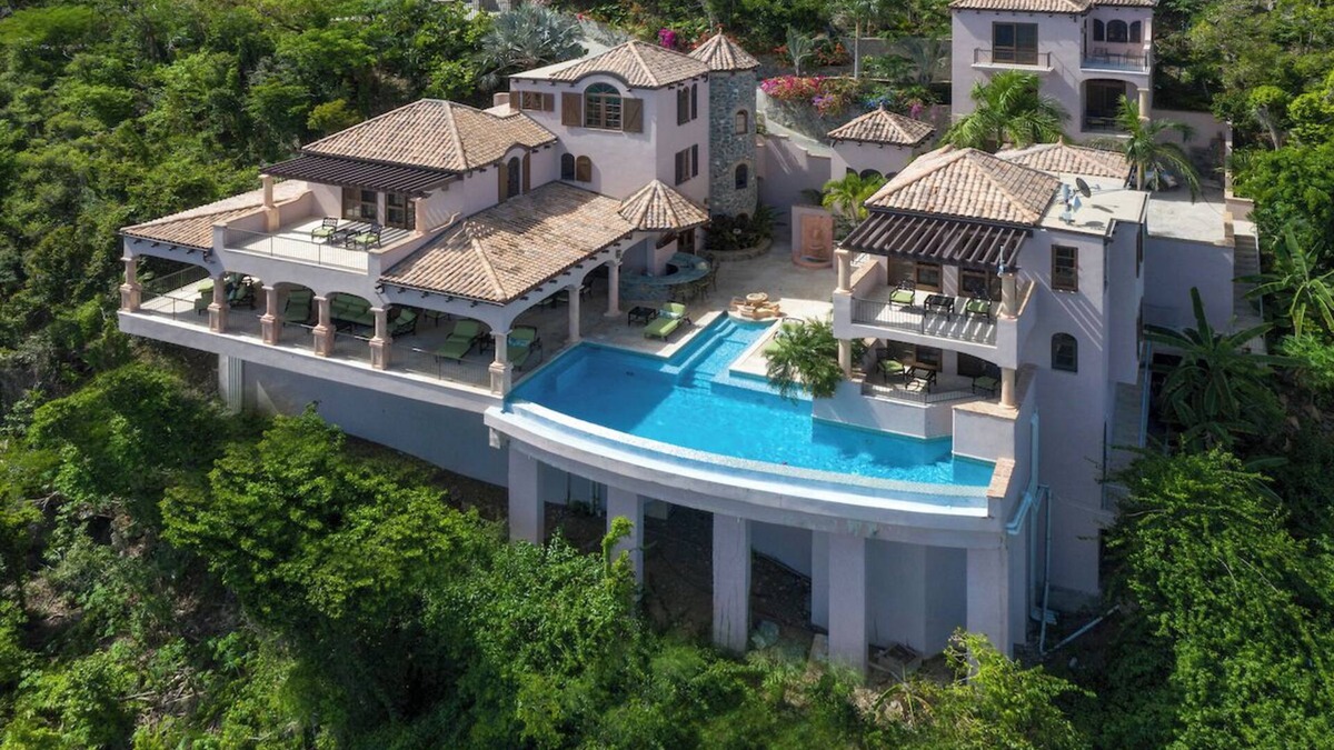 Maho Bay Quarter Villa | Luxurious 5-bedroom villa with spectacular views in Upper Peter Bay, St. John