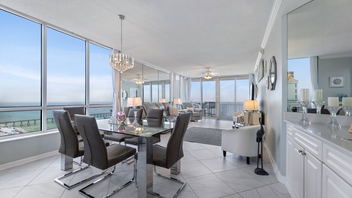 Navarre Beach Condo | Luxurious 5★ Gulf-Front 3BR Condo: Heated Pool, Spa, Gym & Free Beach Chairs