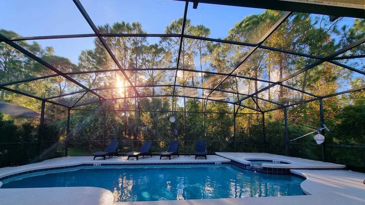 Watersong Villa | LUXURIOUS 6 BEDROOM VILLA, PRIVATE POOL, NEAR ALL CENTRAL FLORIDA ATTRACTIONS
