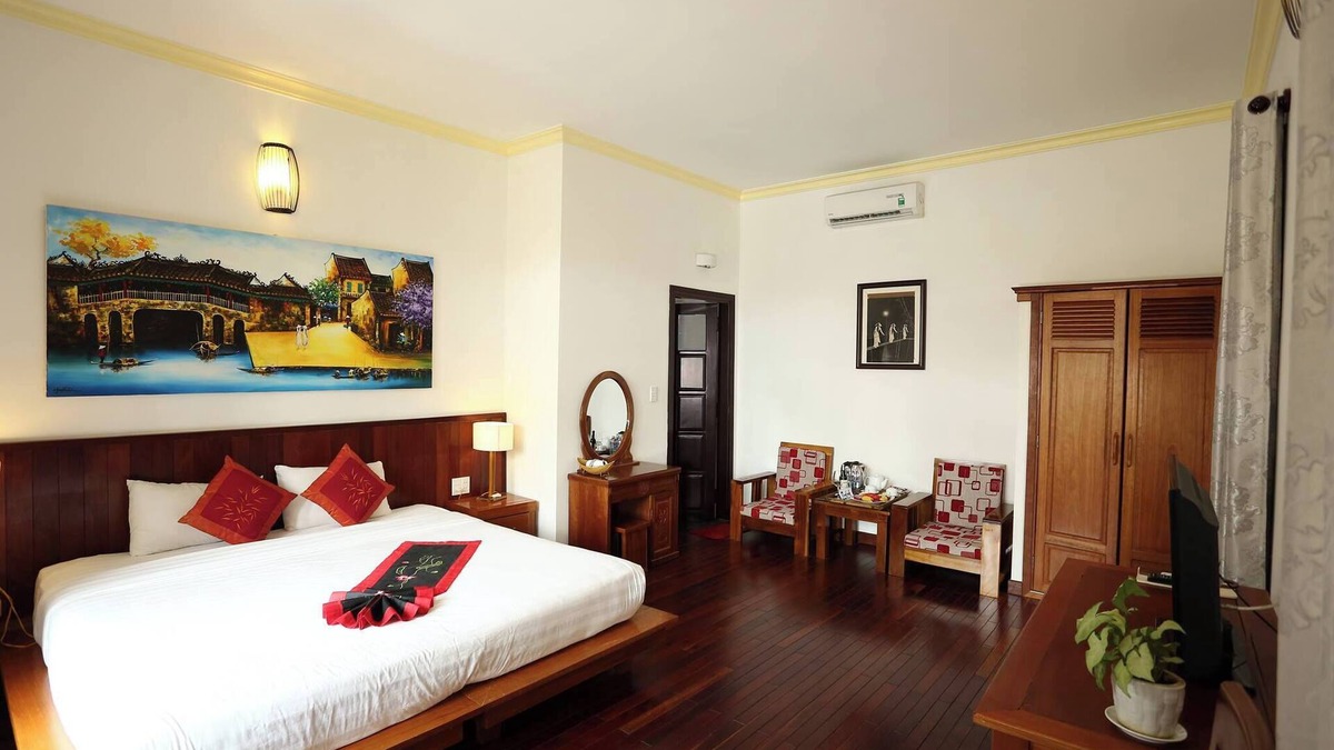 Cam Chau Villa | Luxurious 9-bedroom villa with AC and WiFi in charming Hoi An