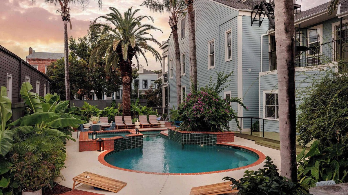 Lower Garden District Bed & Breakfast | Luxurious 9BR Inn | Heated Pool & Spa