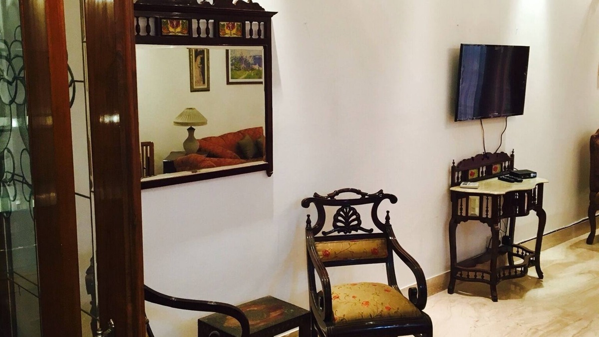 Greater Kailash Enclave I House | Luxurious and homely place