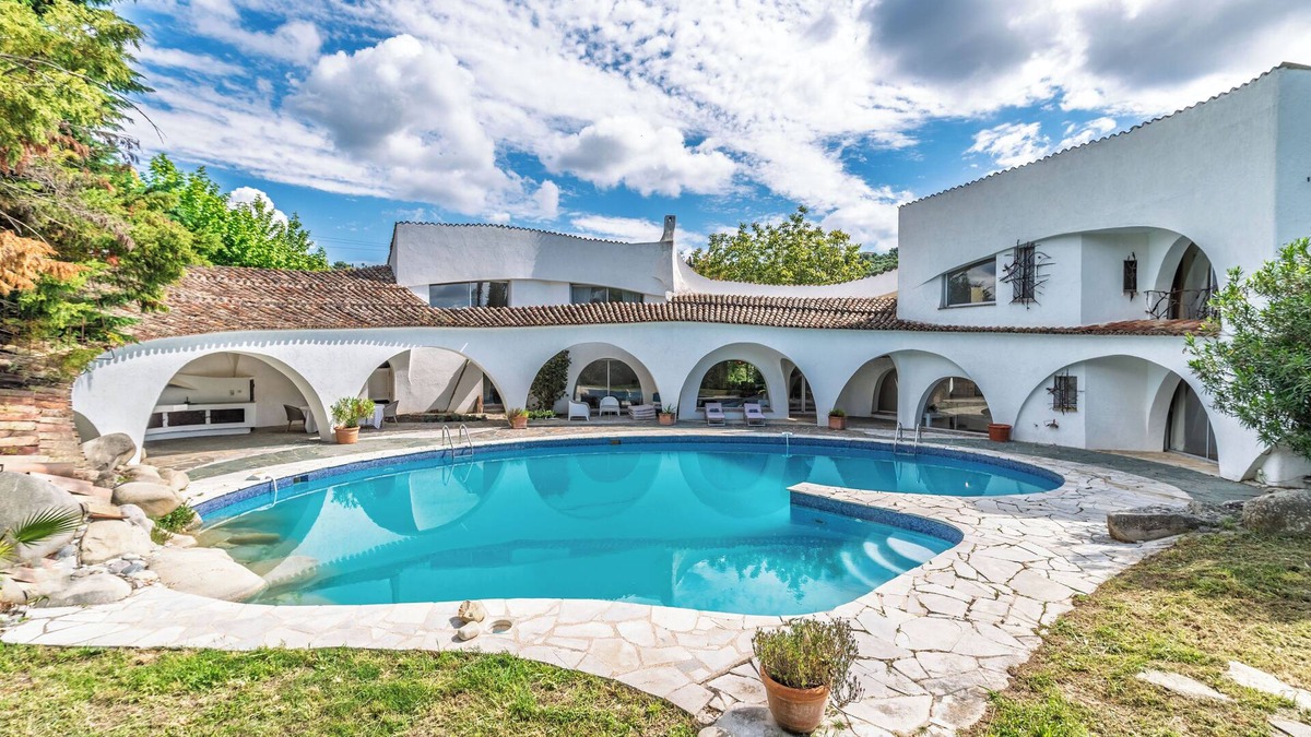 Le Plan-de-Grasse Villa | Luxurious and quiet 5-bedroom villa in enchanting Grasse with WiFi, AC, Pool,