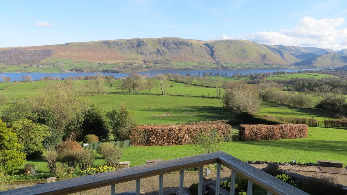 Penrith Apartment | Luxurious apartment in character building with unrivalled lake and fell views