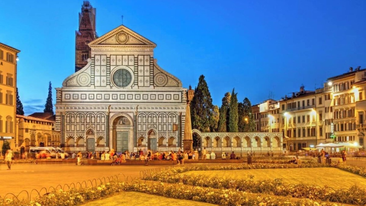 Santa Maria Novella Apartment | Luxurious Apartment in the Heart of Historic Florencen
