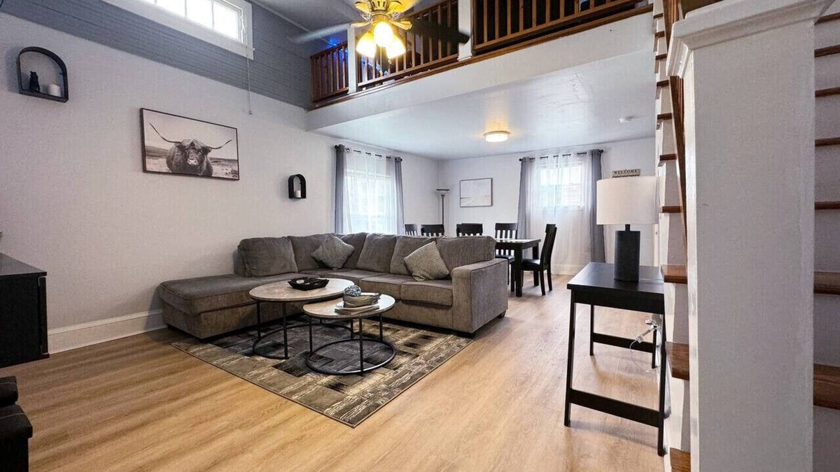 Mid-City Apartment | Luxurious Apartment in Mid-City Near Canal St.