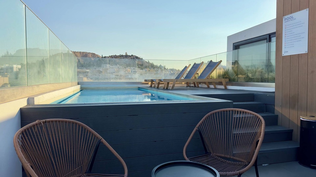 Kallithea Apartment | Luxurious Athens Retreat | Shared Pool & Gym by TT Luxury Homes