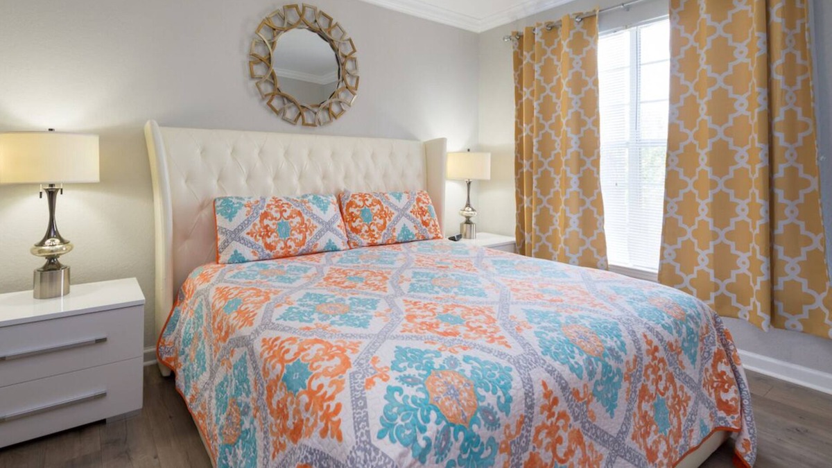 Reunion Condo | Luxurious Award Winning Newly Renovated 2+2 Condo Near Disney and Universal