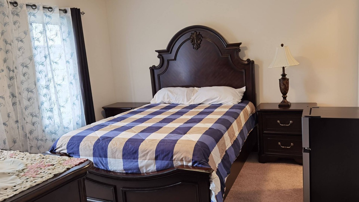 Bowmanville House | Luxurious, Beautiful, Spacious 3 Bedrooms Suite on Upper Level of The House