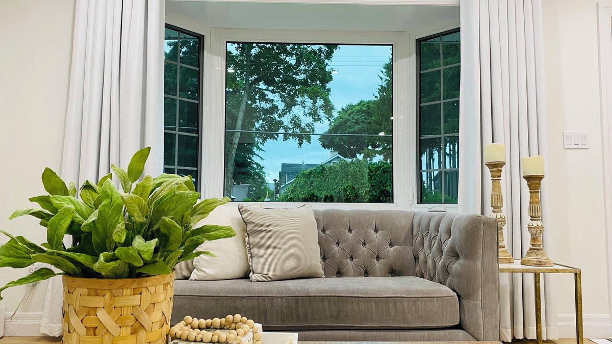 Port Stanley House | Luxurious, bright, newly renovated cottage, only a short walk to Little Beach