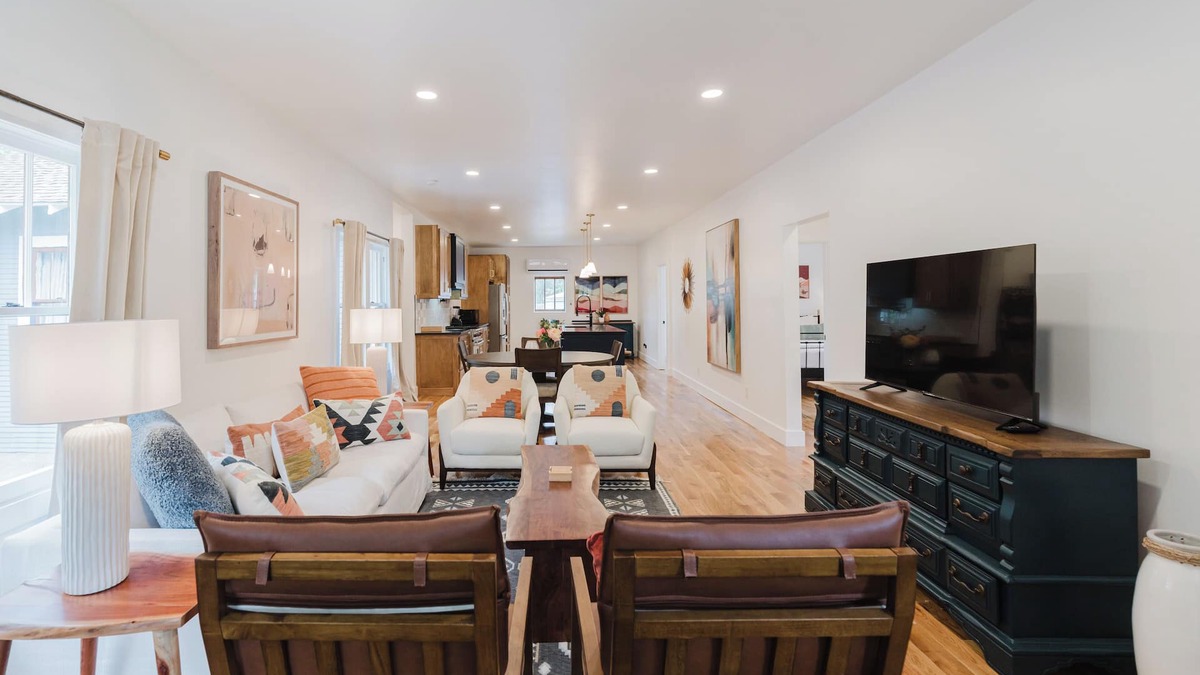 Norman House | Luxurious Bungalow - 8 minute walk to OU!