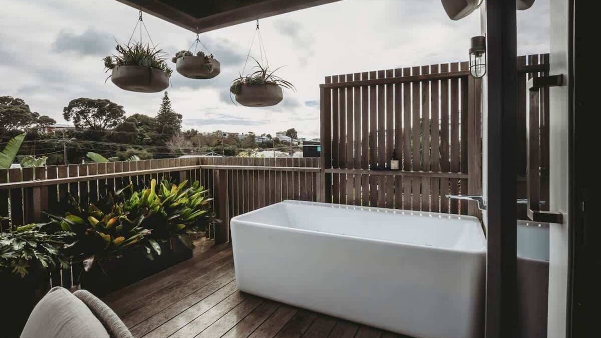 New Plymouth CBD Apartment | Luxurious Central City Retreat