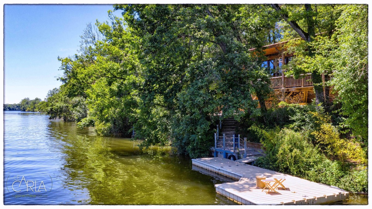Castelnau-de-Levis Ski Chalet | Luxurious chalet on the edge of the Tarn. Sunny terraces, pontoon & private bank