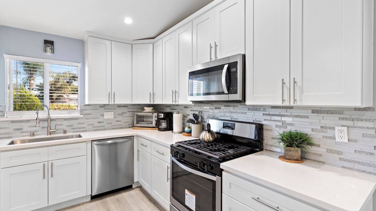 Moreno Valley House | Luxurious & Charming 4BR Getaway in Moreno Valley