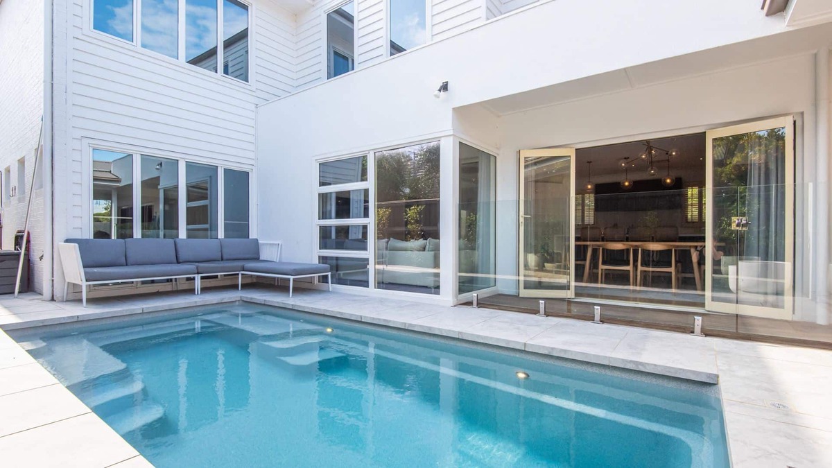 Barwon Heads House | Luxurious Coastal Magnificence Solar Heated Pool