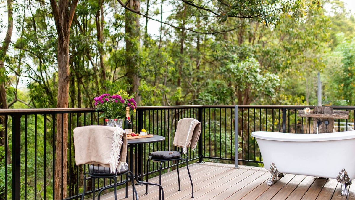 Hunchy Cabin | Luxurious Cosy Tiny House near Montville