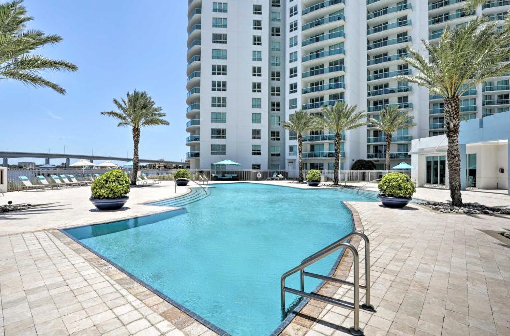 Kingston Apartment | Luxurious Daytona Beach Condo with Resort Amenities!