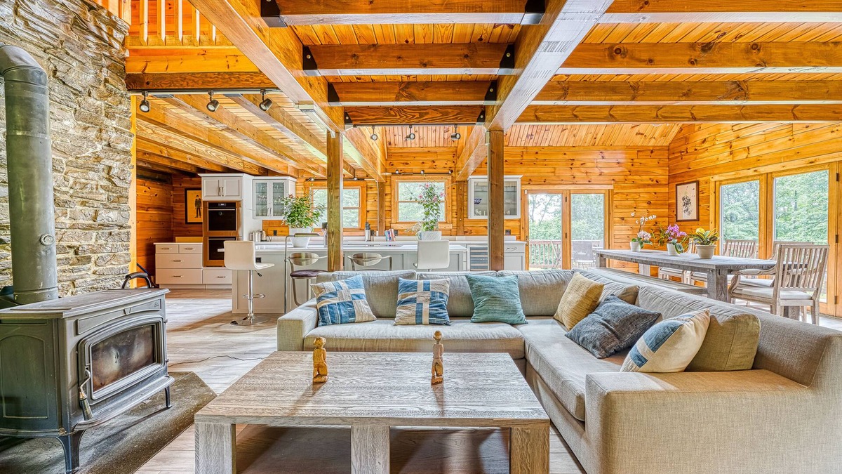 Mount Marion House | Luxurious & Enchanting Log House in Heart of Hudson Valley/Catskills, Upstate NY