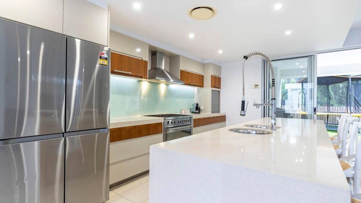 Twin Waters House | Luxurious Escape Close to the Canal - Twin Waters