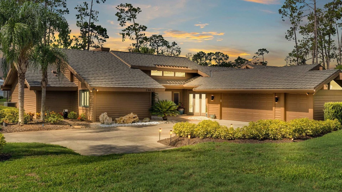 Fairway Village House | Luxurious Golf View Home w/Screened Lanai, Chef’s Kitchen | Office | Pool Access in Saddlebrook!