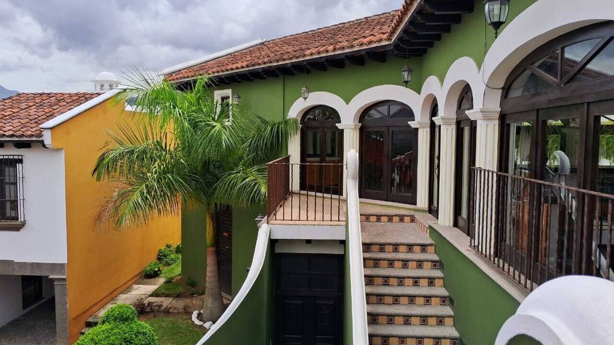 Antigua Guatemala House | Luxurious cononial style home!