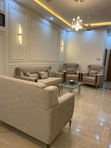 Karachi Villa | Luxurious Guesthouse-Suite 3Bed and Lounge in Karachi