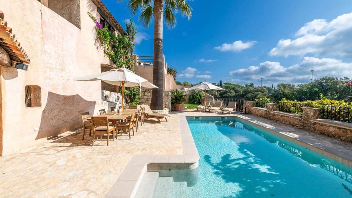 Tourrettes-sur-Loup Villa | Luxurious historic villa, pool & jacuzzi, stunning sea and village views.