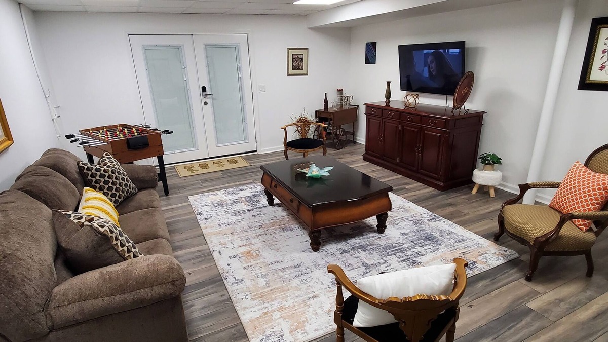 Kennesaw House | Luxurious Hideaway minutes away from downtownWoodstock, KSU, Town Center Mall