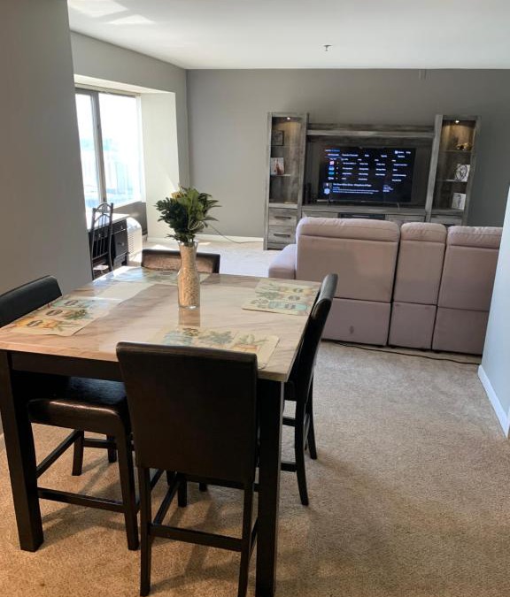 Detroit Apartment | Luxurious High Rise Downtown Apartment With Tons Of Amenities