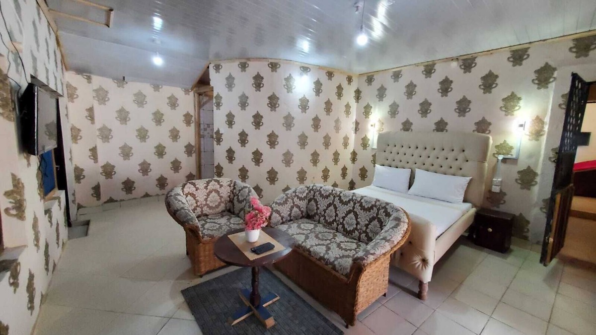 Galu Beach Bed & Breakfast | Luxurious holiday villas.2 minutes from the white sand beach!