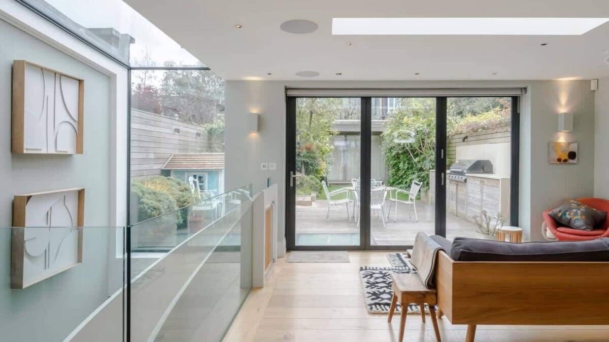Thamesfield House | Luxurious House with Garden - Beside River & Parks