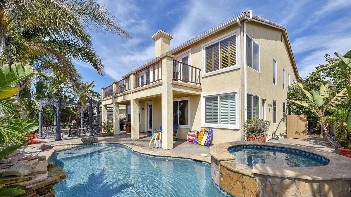 Ocean View Hills House | Luxurious house with private hot tub & pool - short drive to beach