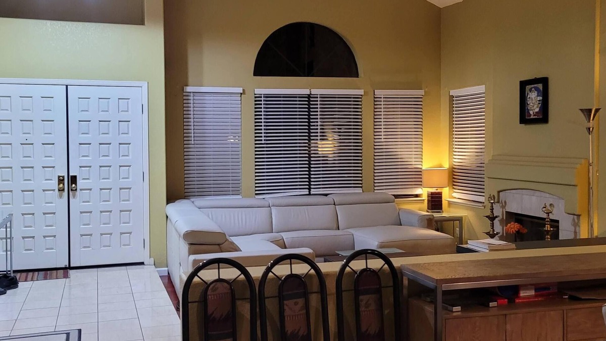 Cambrian Community House | Luxurious Huge Master Bedroom w Den & 2 Private King Beds: Ideal For 1-3 Guests