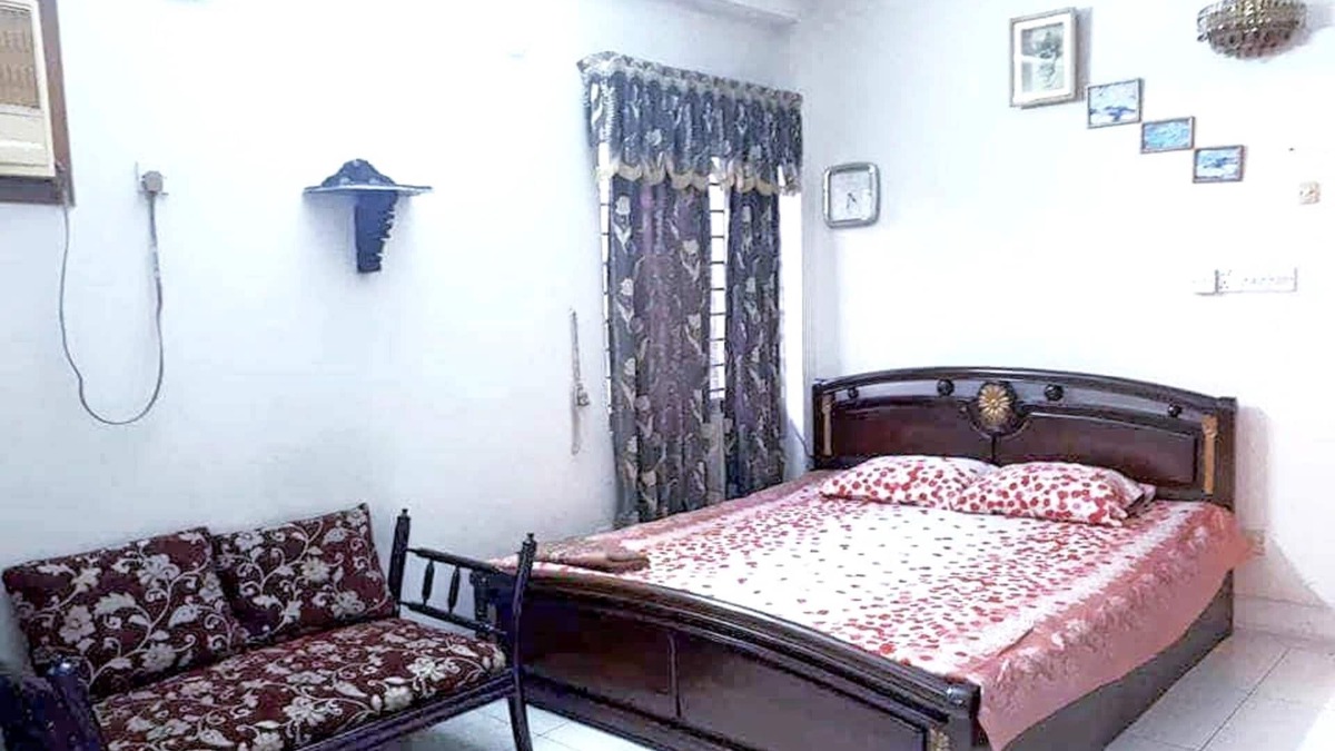 Banani Apartment | Luxurious king size room@Banani